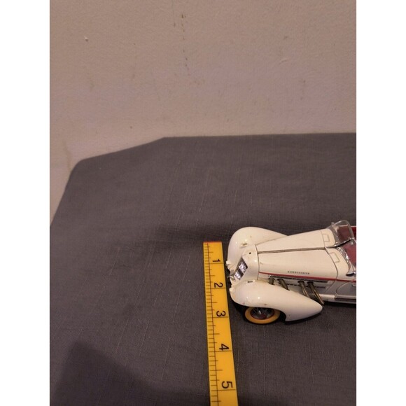 Franklin 1935 Boattail Auburn Speedster (White/Red) NO BOX, FOAM, TOP Nor Wheel - Picture 12 of 12